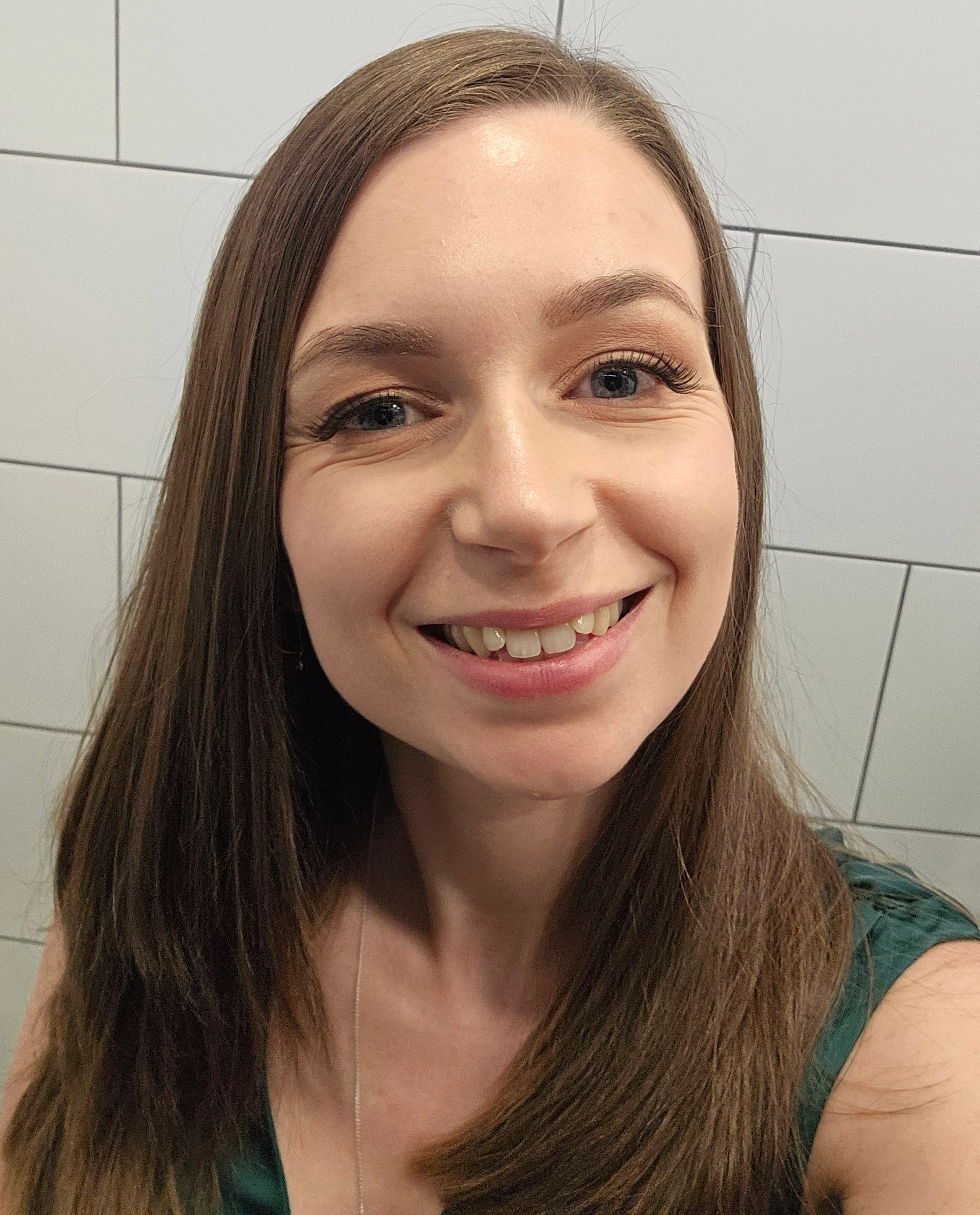 Picture of Lauren Jardine, registered Osteopath and Clinical Pilates instuctor